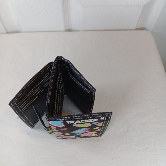 Tracker Hearts Graphic Wallet Colorful Fabric Unisex NWOT - Picture 11 of 14